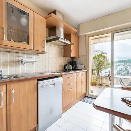 Spacious Apartment With Pool Located In The Marina Of Mandelieu Exterior photo