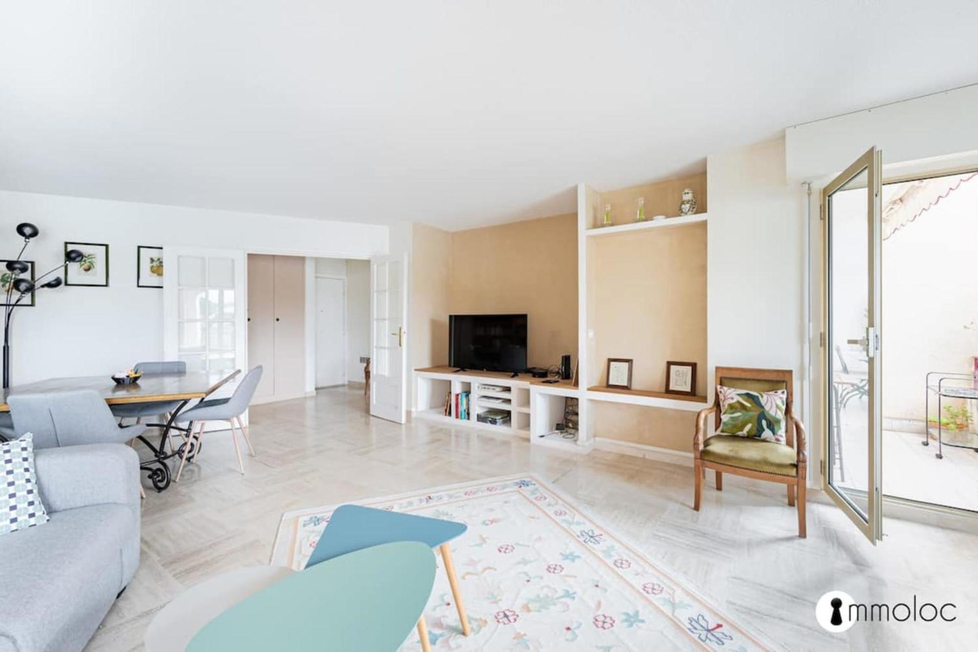 Spacious With Pool Located In The Marina Of * Mandelieu